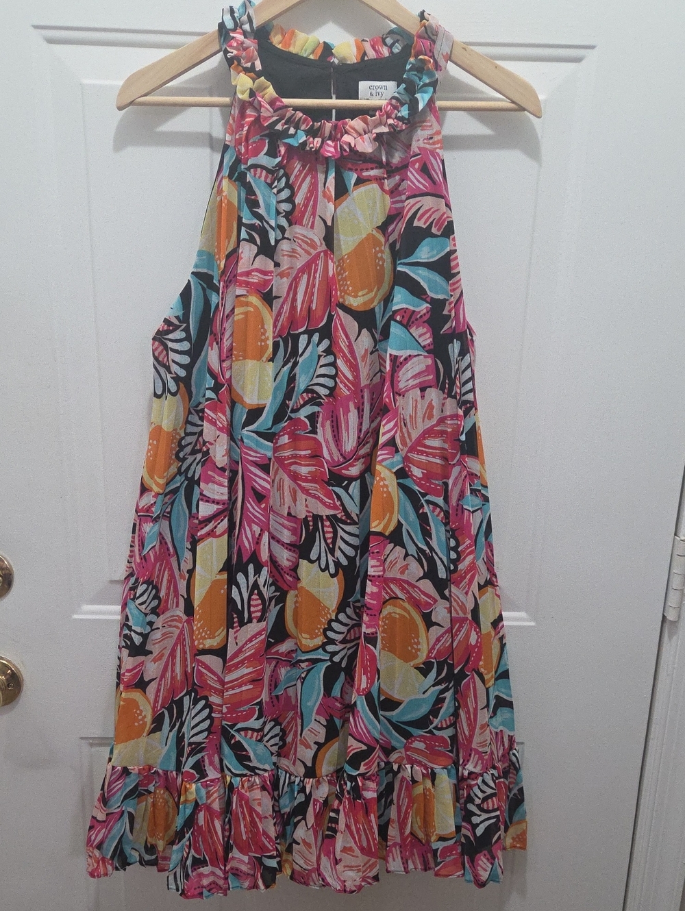 Crown & Ivy Vibrant Floral Pleated, Ruffled Dress XL